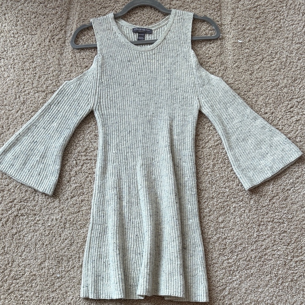 A Pea in the Pod Off-the-Shoulder Sweater - Light Gray